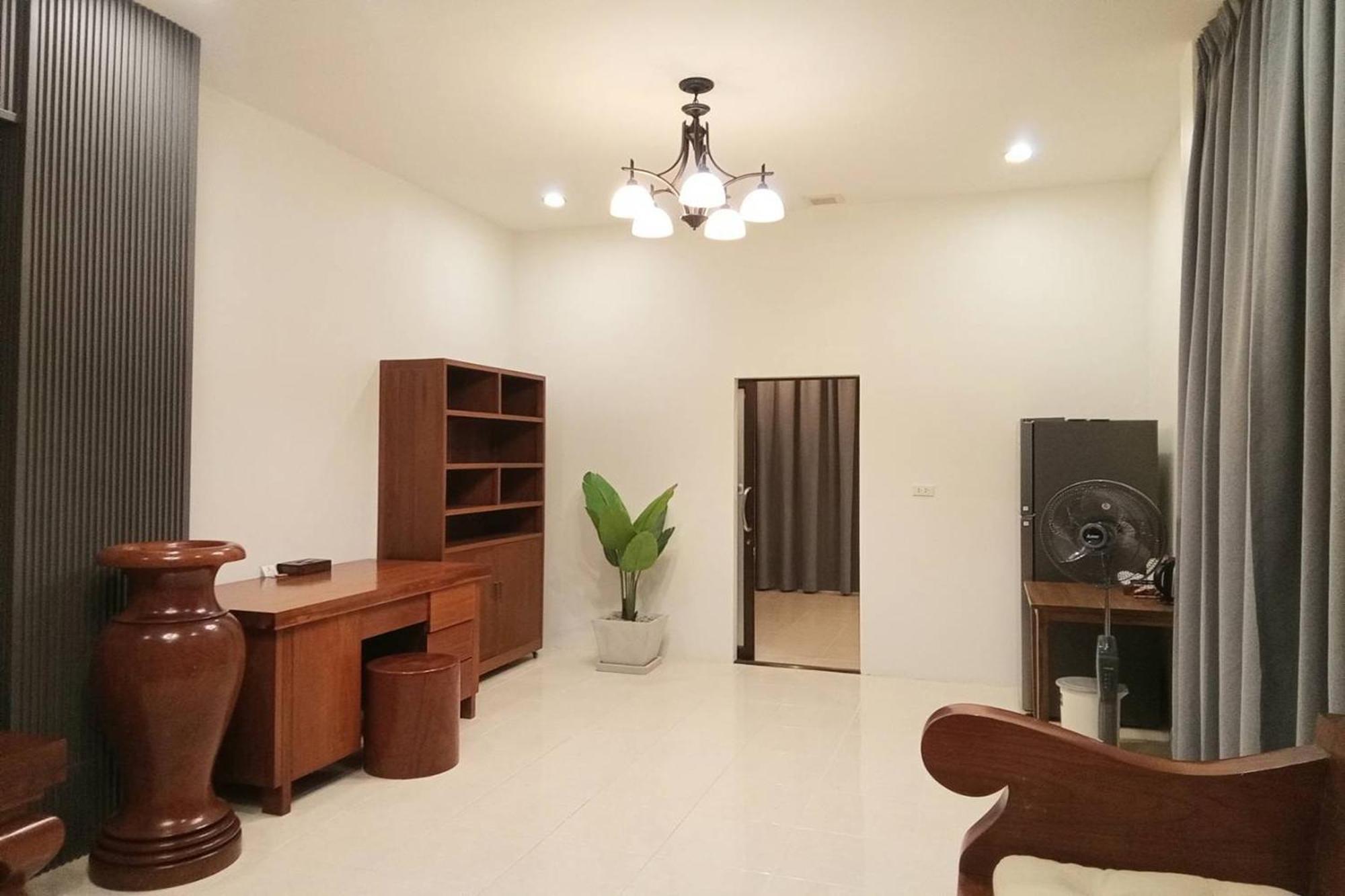 Sanaepatan Home Resort - เสน่ห์ป่าตาล โฮม รีสอร์ต Ban Buak Khang Exteriör bild
