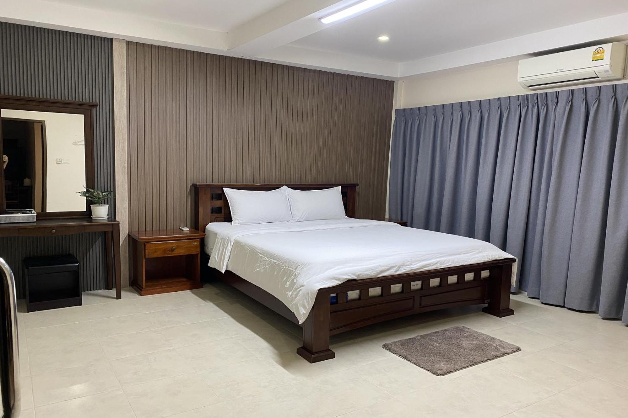 Sanaepatan Home Resort - เสน่ห์ป่าตาล โฮม รีสอร์ต Ban Buak Khang Exteriör bild