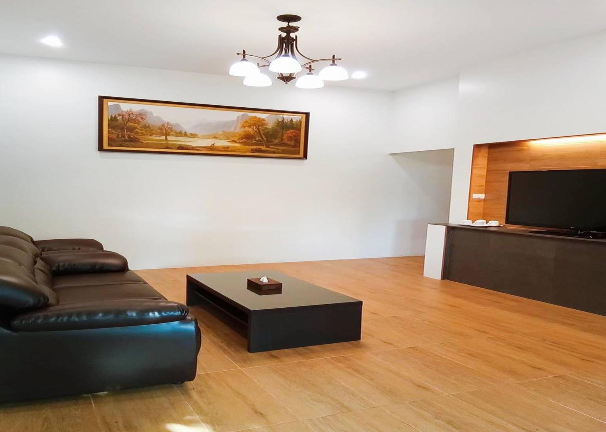 Sanaepatan Home Resort - เสน่ห์ป่าตาล โฮม รีสอร์ต Ban Buak Khang Exteriör bild