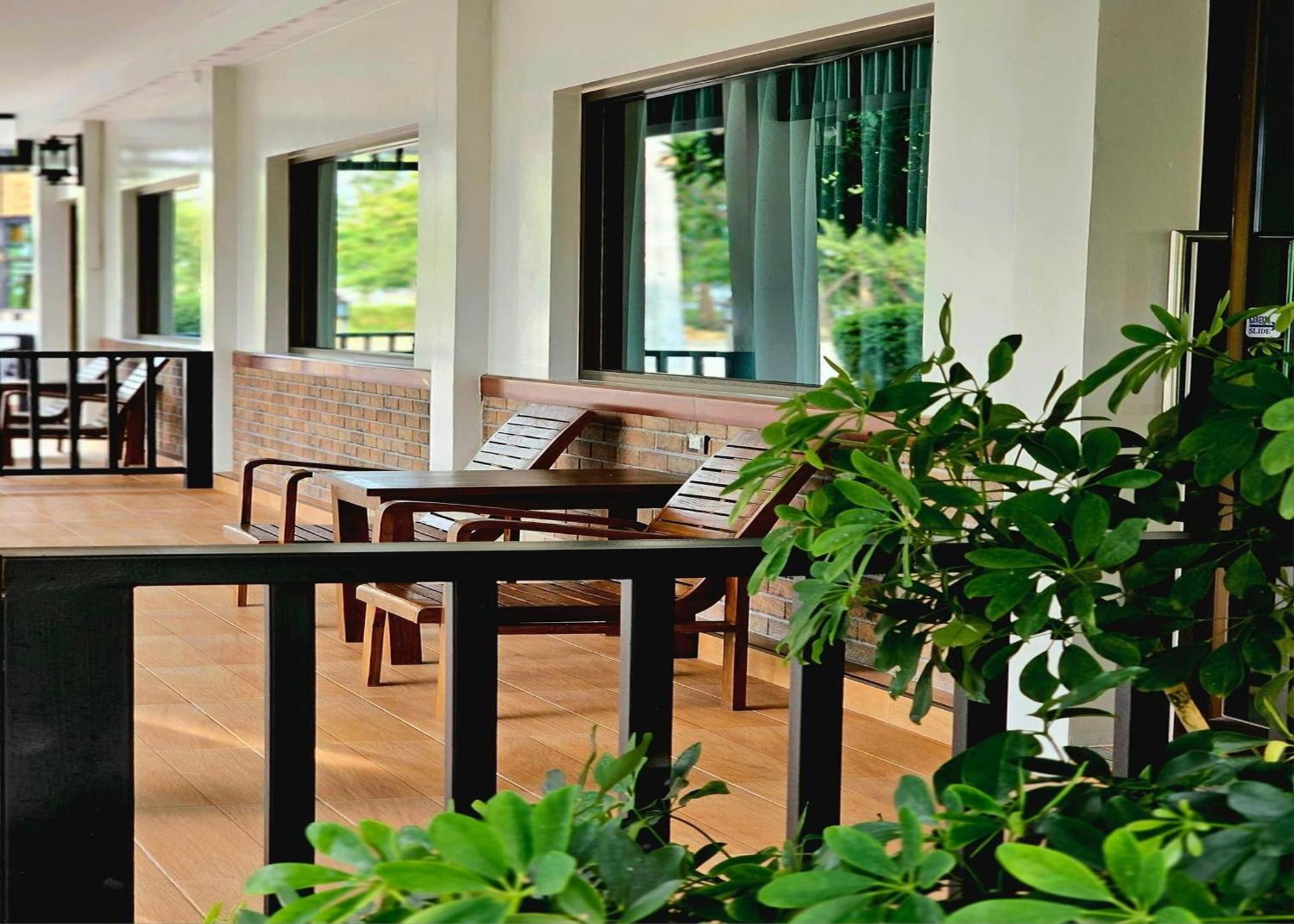 Sanaepatan Home Resort - เสน่ห์ป่าตาล โฮม รีสอร์ต Ban Buak Khang Exteriör bild