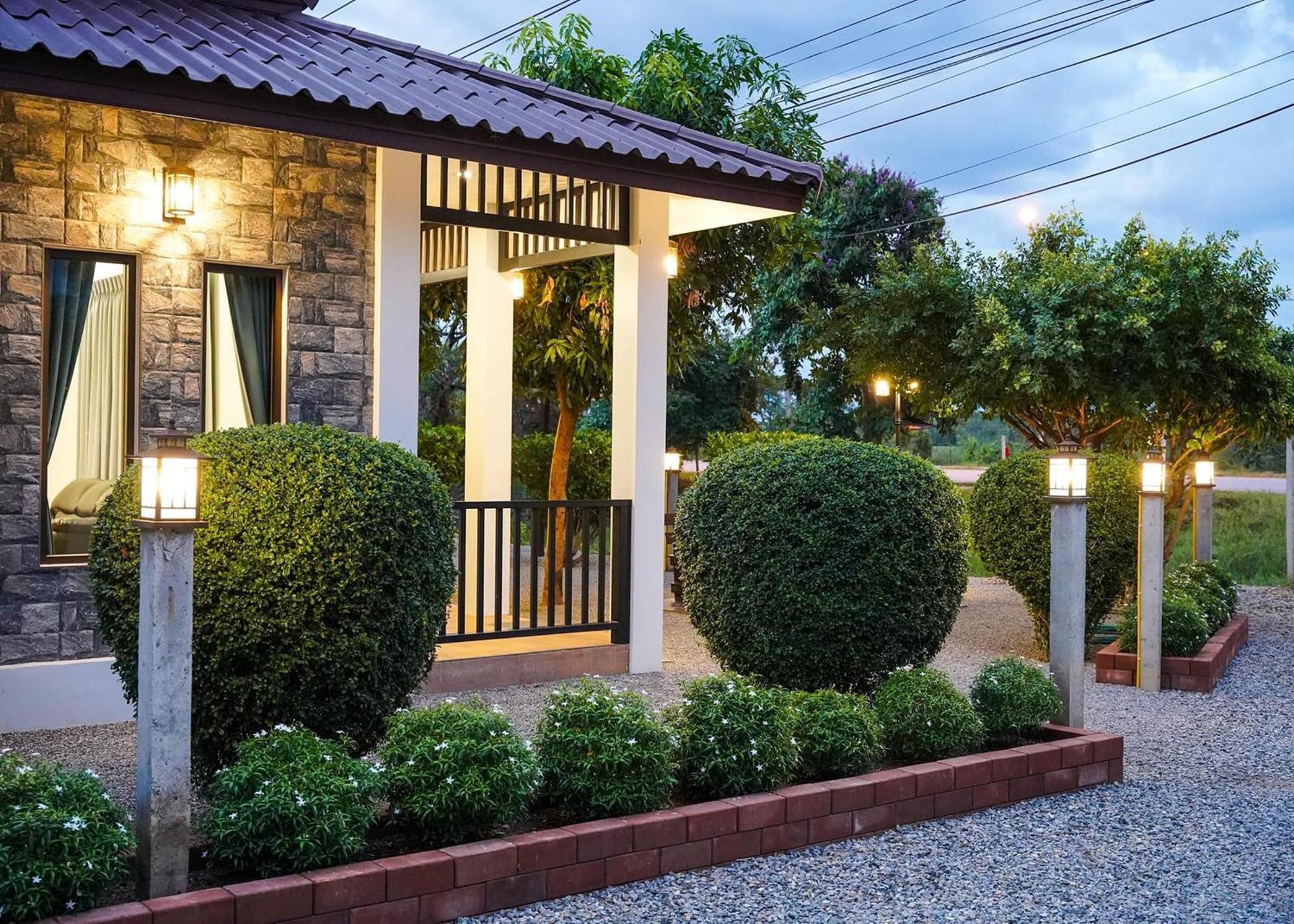 Sanaepatan Home Resort - เสน่ห์ป่าตาล โฮม รีสอร์ต Ban Buak Khang Exteriör bild